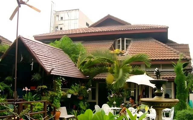 Baan Somboon Guesthouse