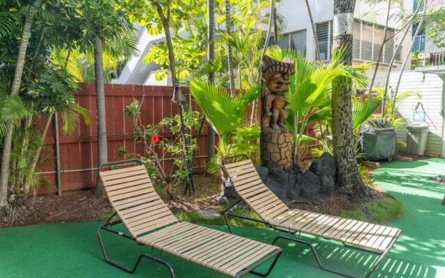 Waikiki Condo Rental - Hawaiian King