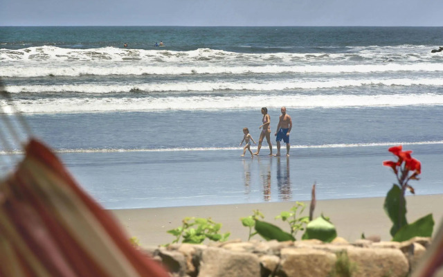 Las Flores Resort