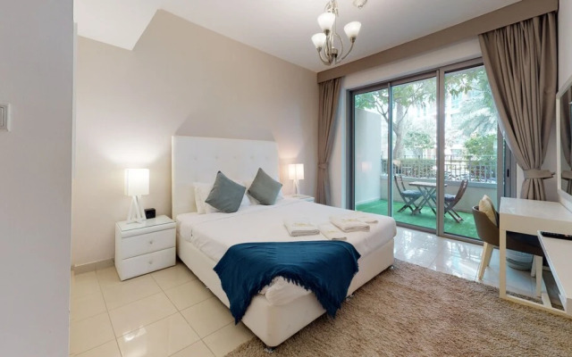 Lux BnB 3BDR Burj Khalifa & Pool Views