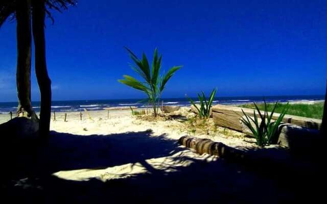 Urantia Beach Hostel & Camping