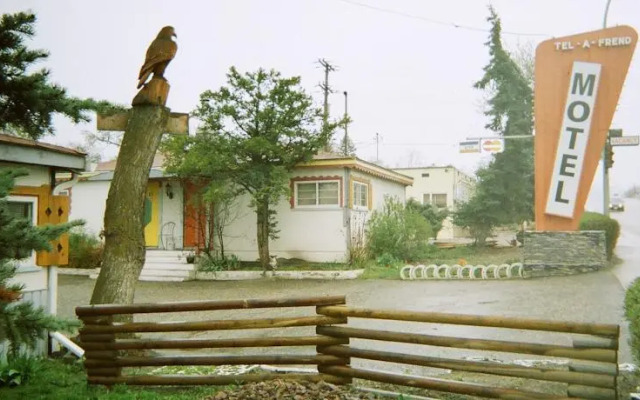Tel-A-Friend Motel