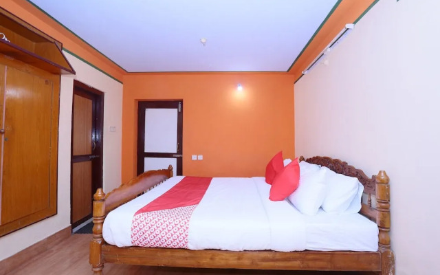OYO 24221 Daneys Guest House