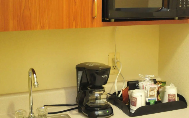 Comfort Suites Newark - Harrison