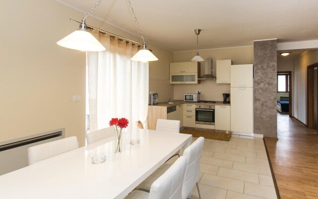 Beautiful Home in Nedescina With Wifi and 7 Bedrooms