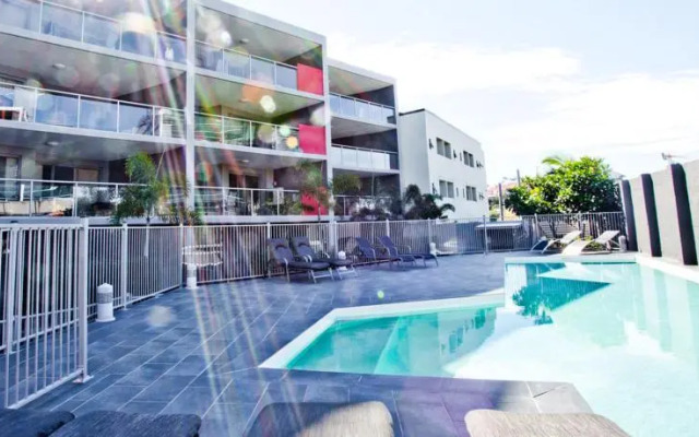 Skyline Court Apartments