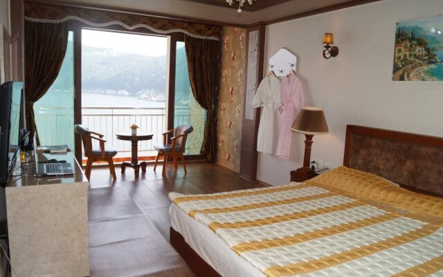 Geojedo Beach Hotel