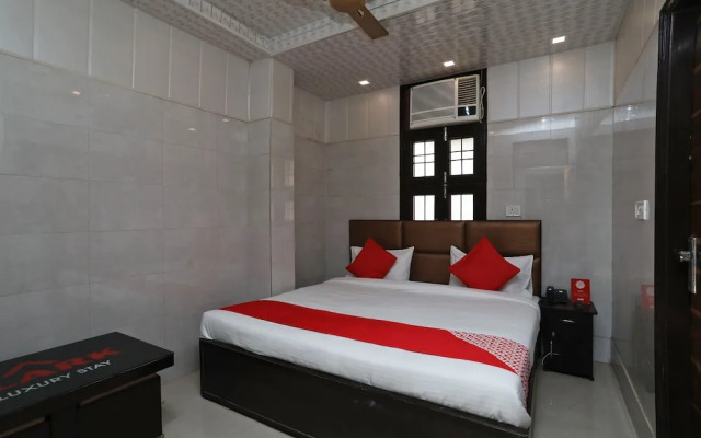 Oyo 36011 Qlark Stay