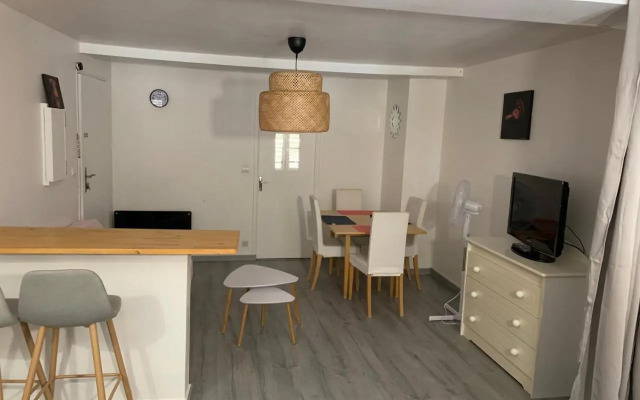 Appartement complet, hyper centre d’Auxerre.