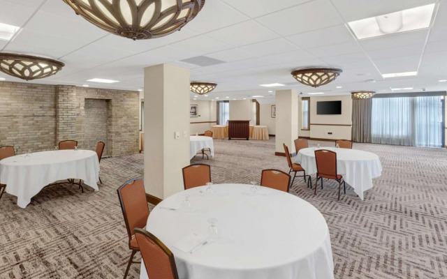 Hilton Garden Inn Milwaukee Downtown
