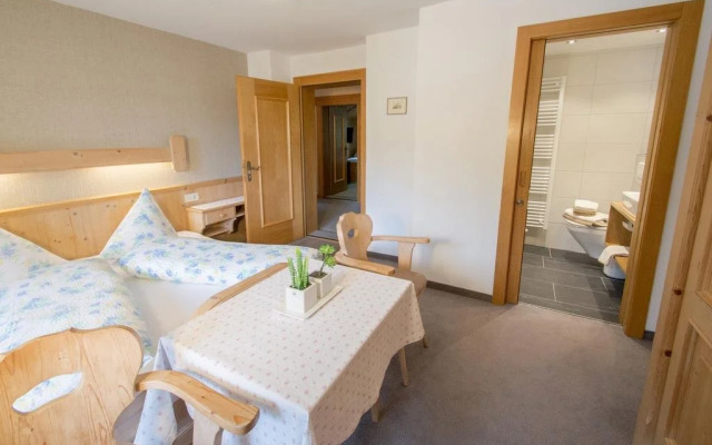 Ferienwohnung Pension Tirol