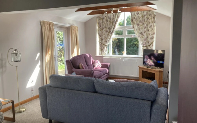 Spacious Detached Bungalow With Ample Parking