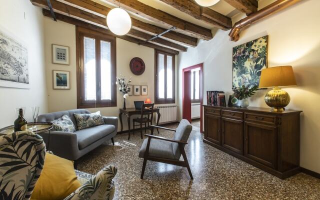 Riva De Biasio Charming Apartment R&R