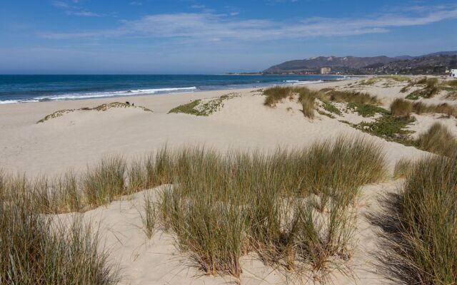 Ventura Beach Oasis by RedAwning