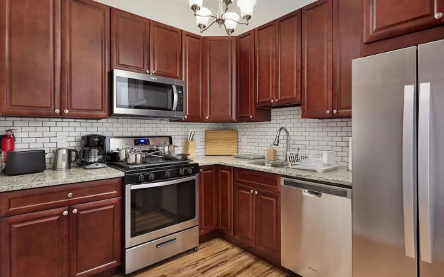 Gorgeous Duplex With Parking by JSQ