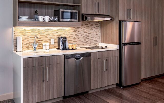 Element Hampton Peninsula Town Center