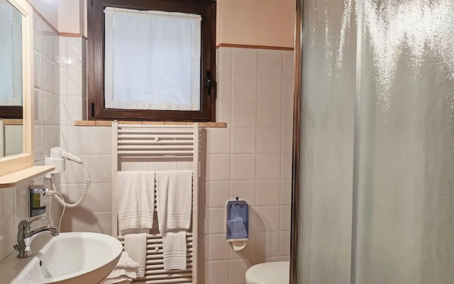 Farmhouse in Marche With Pool & Wine Tours