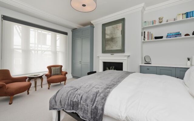 Perfect Pied-a-terre in Clapham by Underthedoormat