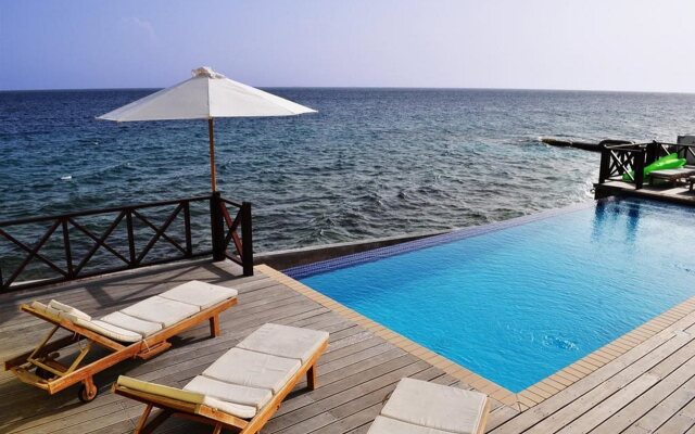 Scuba Lodge & Ocean Suites