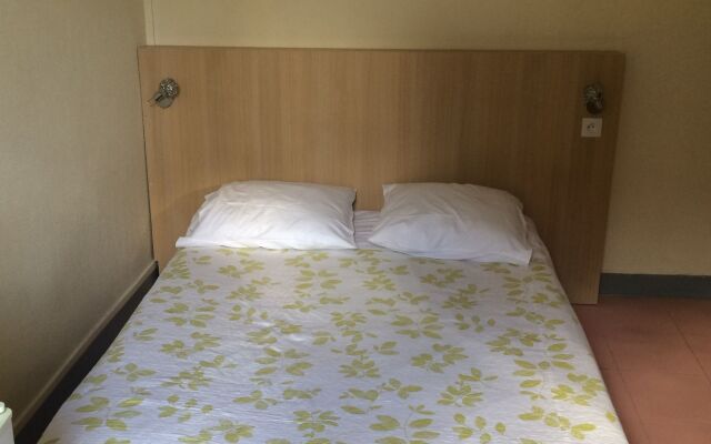 Отель Au Royal Mad