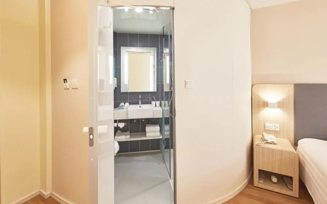 Hanting Express (Xi'an Mingdemen Xi’an Shiyou University)