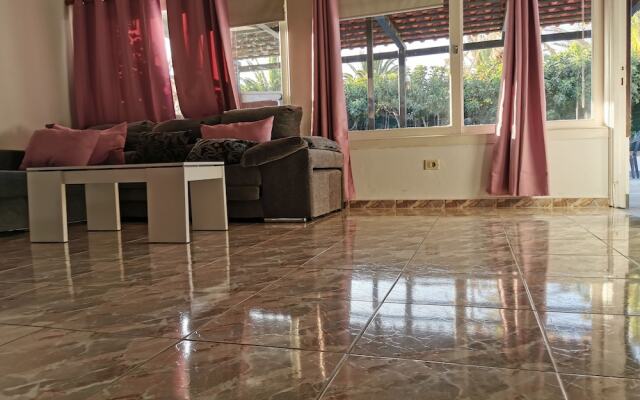 Nelidas Pri. Bungalow Pool & wifi free.