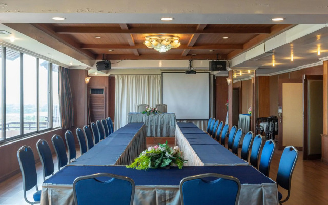 Nonthaburi Palace Hotel