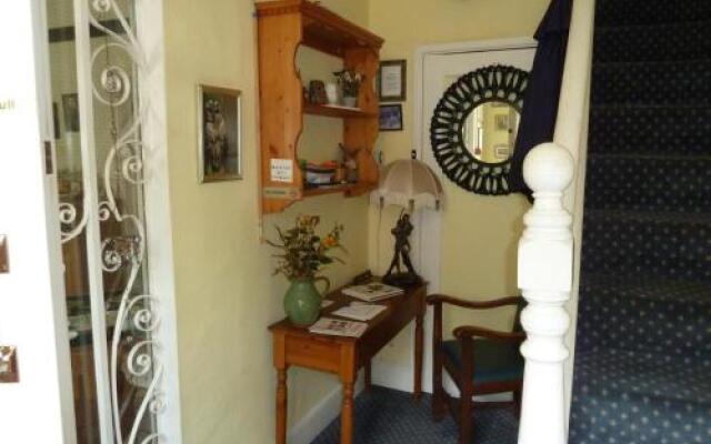 The Owls Crest House B&b