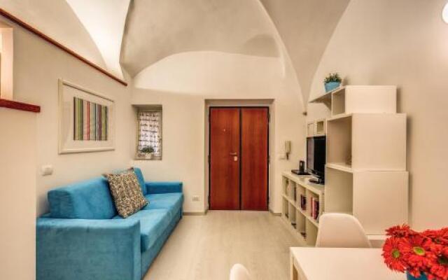 Coronari stylish apartment