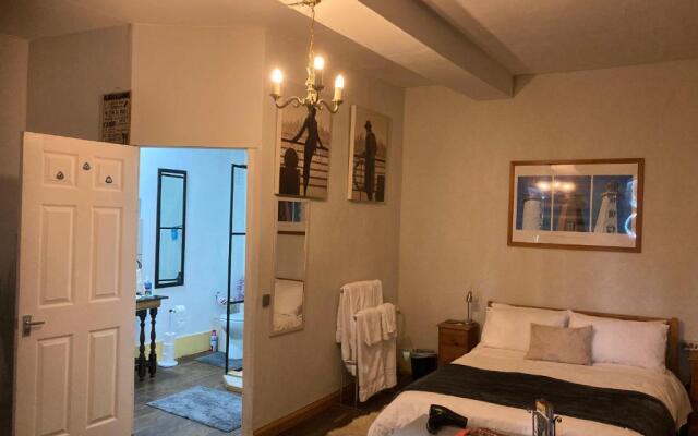 7 Dagnaud De la Tude our family farmhouse style home with en-suite