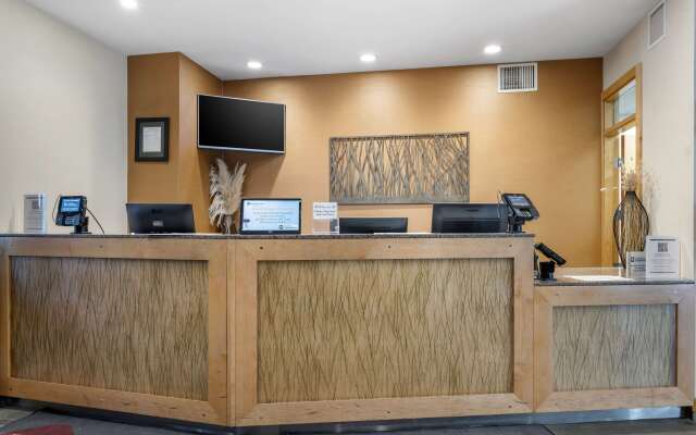 Best Western Plus Kelowna Hotel & Suites