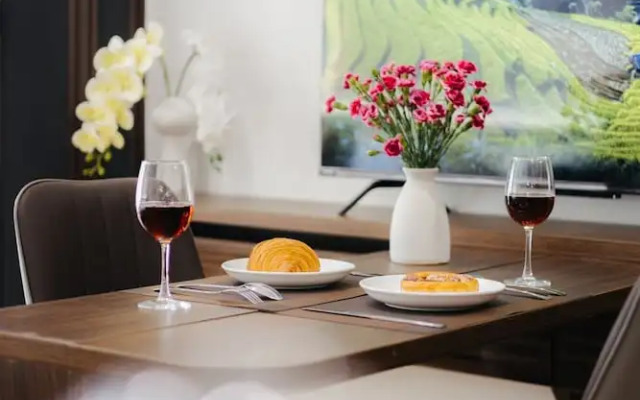Wisteria Luxury Apartment