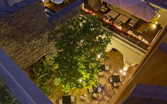 Bastión Luxury Hotel