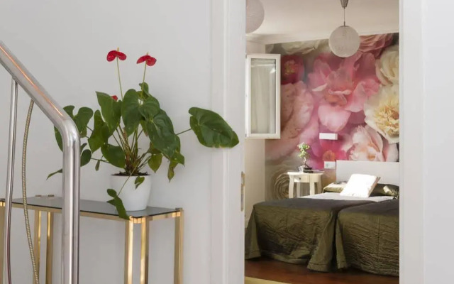 La Casa de Las Camelias