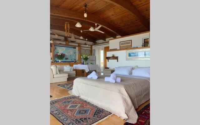 360º suite with endless views to the Ionian Sea