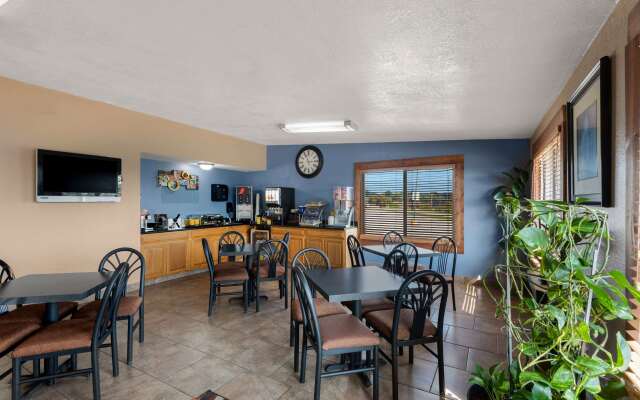 Days Inn by Wyndham Newton