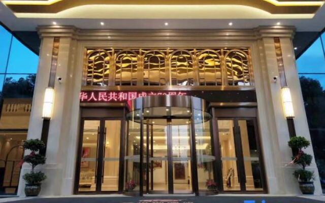 Vienna Hotel (Qujing High Speed Railway Station Wuguanyi Center)