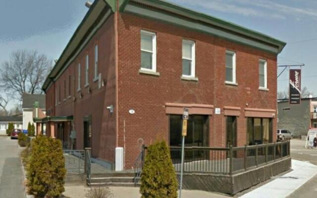 Cozy 2-Bedroom Apartment #25 by Amazing Property Rentals