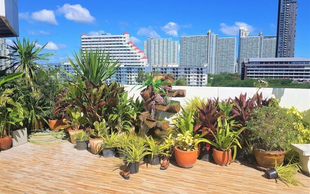 Fantastic sea Pool Views With Huge Terrace at Paradise Condominium Jomtien