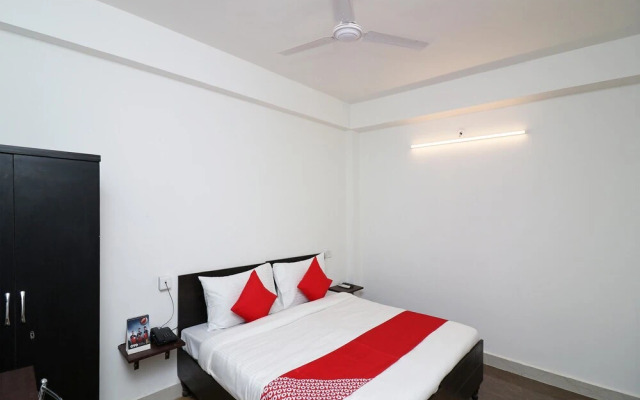 OYO Flagship 26898 Galleria