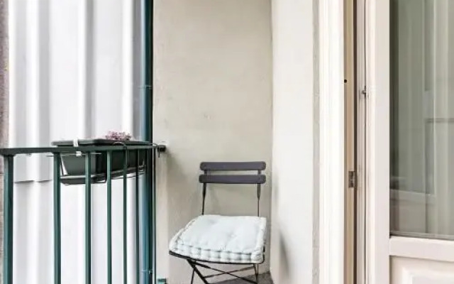 Camões Flat w/ AC & Balcony by LovelyStay