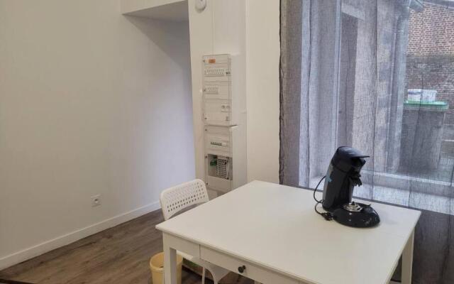 superbe studio meublé avec parking