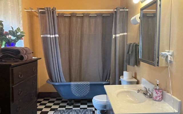 Grand Gables Inn Bed & Breakfast