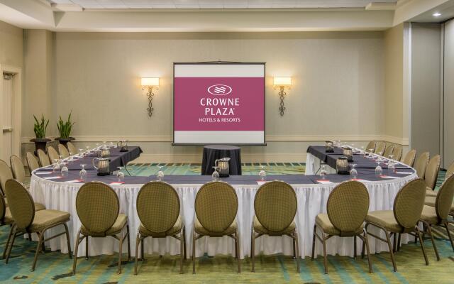 Crowne Plaza Charleston Airport - Conv Ctr by IHG