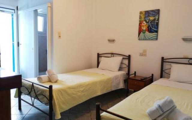 Akrogiali Studios & Rooms