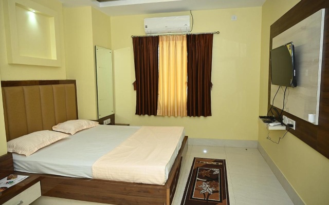 Fabhotel Golden Bliss