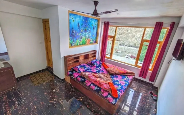 Holiday Inn Guest House