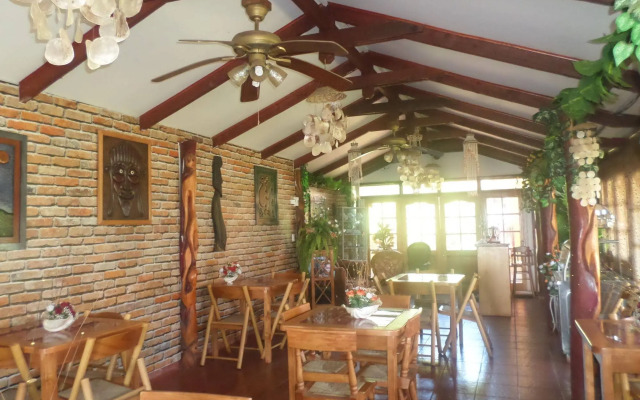Mataveri Inn