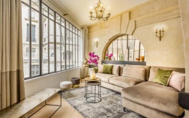 Luxury 6 Bedroom 5 Bathroom Palace Apartment Ac Louvre View