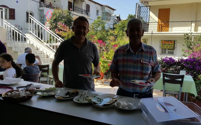 Ozgun Apart Otel Kusadasi